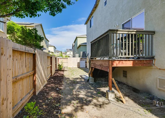 Spacious Family Home In Stockton - Pets Welcome!